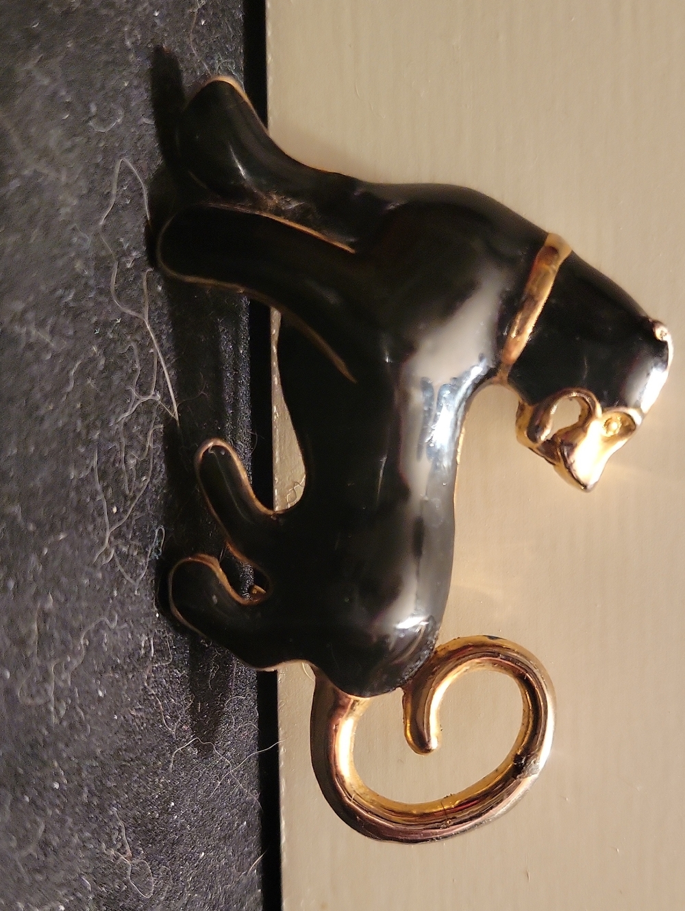 Elegant Black and Gold Cat Brooch